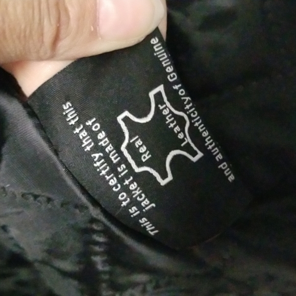 Leather jacket - Picture 2 of 8